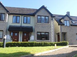 Garden View Self Catering Lough Rynn, hótel í Mohill