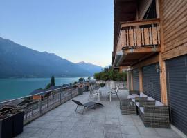 Lake View Villa in Niederried Interlaken, Hotel in Niederried