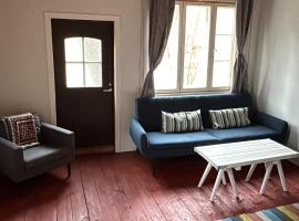 Country house near services, מלון עם חניה בVihti