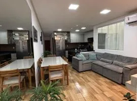 Casa completa e confortável, 15 minutos dá praia