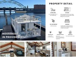 Pa&scaron;apkalpo&scaron;anās viesnīca Houseboat in Providence! pilsētā Providensa