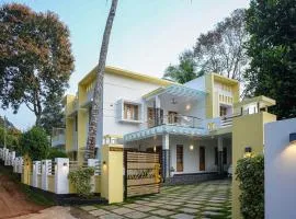 Yellow Leaves Homestay