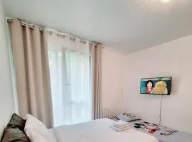 Studio ALPHA - 2min by train to Disneyland OR 20min walk - 5min walk to "Val d'Europe" station