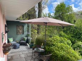 Bowen Cottage - Spectacular North Devon Hideaway, ξενοδοχείο σε Berrynarbor