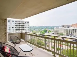 Family-Sized 3BR Retreat Minutes from Reagan National