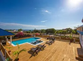 Treasure Beachfront Getaway- Butterfly Hill Villa and Studio Apartment