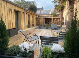 Villa Les Planches proche Place Morny, hotel in Deauville