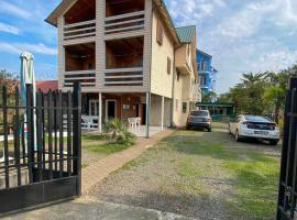 Family Hotel Nino, hotel in Ureki