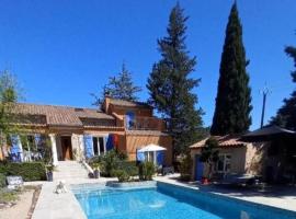 GITE 2 personnes avec piscine, hotel v destinaci Le Bosc