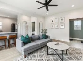 StayAE Downtown - 1BR Apartment, Second Floor