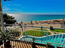 Apartamento Canet de Mar - Primera linea de Playa - Increibles vistas al Mar, hotel in Canet de Mar
