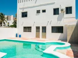 Twin villas for large groups, 1 block from beach