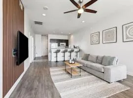 Stylish Downtown High-Rise - 2BD
