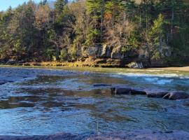 Catskills retreat - ATV, Hot tub, hiking, fishing, hotel v destinaci Cairo