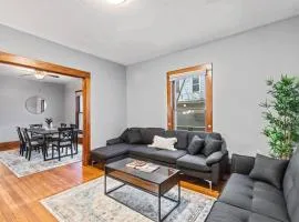 Stylish Home Near Heart Of Downtown Sleeps 8