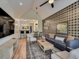 Renovated 2BR by Riverwalk & Medical District