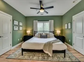 Renovated 2BR by Riverwalk & Medical District