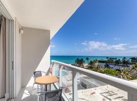 Sunny Isles Beach Ocean View Studio with Balcony, ξενοδοχείο σε Sunny Isles Beach