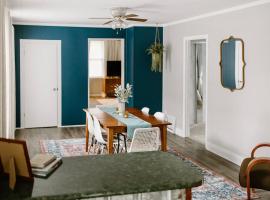 Spacious Home Near Lake MI w Fire Pit, villa i Sheboygan