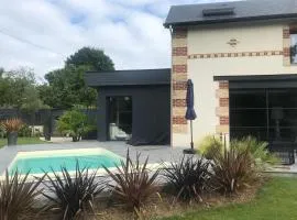 L'Oasis de Coulaines - Élégance & piscine