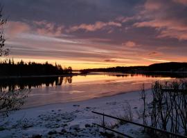 House with a spectacular view over Torne river，基律納的Villa