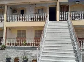 Amplo APT próximo a lagoa/centro
