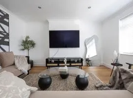 The Romford Oasis - Spacious 4 bedroom escape