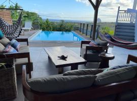 Villa SeaViewSoon - Le Diamant - Martinique - 3 à 5 Chambres, viešbutis mieste Le Diamant