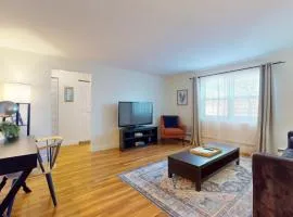 Beautiful, Homey 1BR Close to Longwood Medical