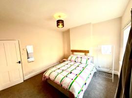 Cozy Kingsize room in Shared house 1 new, hotel v destinaci Chesterfield