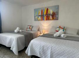 Casa Los Lirios, homestay in Estación Pamplona