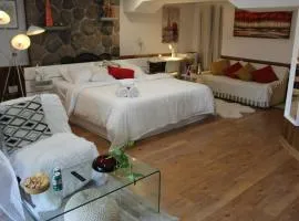 Serene Don River Nature Retreat- 1BR Suite, Private Patio, Free Breakfast & Parking