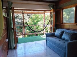 Laura's House, hotel v destinaci Montañita