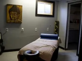 Luxury Boise Getaway 5BR Retreat w Spa, Sauna, Backyard Playland