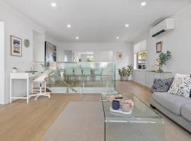 Private Retreat on The Hill, hotel v destinaci Newcastle