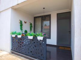 Luxury 2 bedroom Apartment near The Under bridge, hotel de lujo en Trofwi