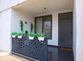 Luxury 2 bedroom Apartment near The Under bridge