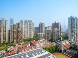 Sunny-Abode View the landmark of Lujiazui 3bedroom near Xintiandi and People's Square &200m to Subway
