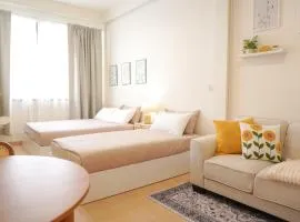 Buddy House - Spacious Triple Room in Chinatown, Walk to MRT