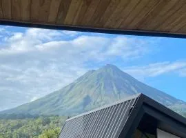 Impresionantes vistas al Volcán Arenal, cine privado y ubicación ideal