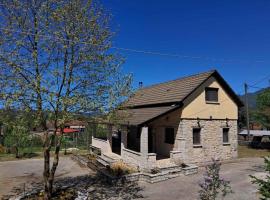 St George Stonehouse Ioannina, chal&eacute; alpino em K&aacute;to Laps&iacute;sta