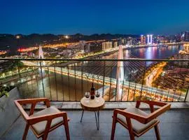 Aixin Mountain City Zhijiang Homestay