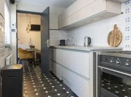 Petite Room With Wifi, Ac, And Shared Kitchen