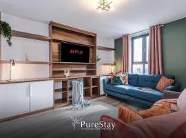 Stunning Five Bedroom Manchester House with Free Parking By PureStay Short Lets & Serviced Accommodation