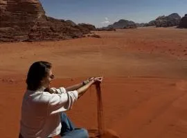 Camp desert tour