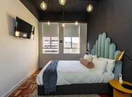 Black Brick Foreshore Studio Apartment