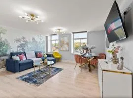 30 percent off! Sleek Apartment - 10 Minutes From Leeds