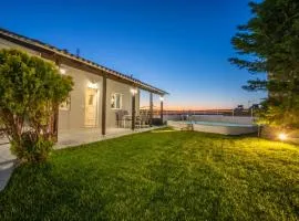 Fontana Luxury Villa Salakos With Pool Near Beach