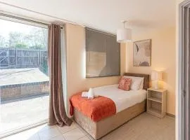 4 Bed Home Near New Cross Hospital-Contractors, Relocation, Families
