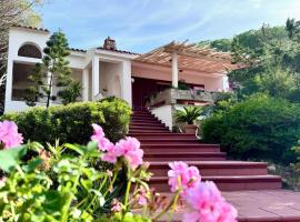 Villa Maddalena - Giardinelli, hotel en La Maddalena
